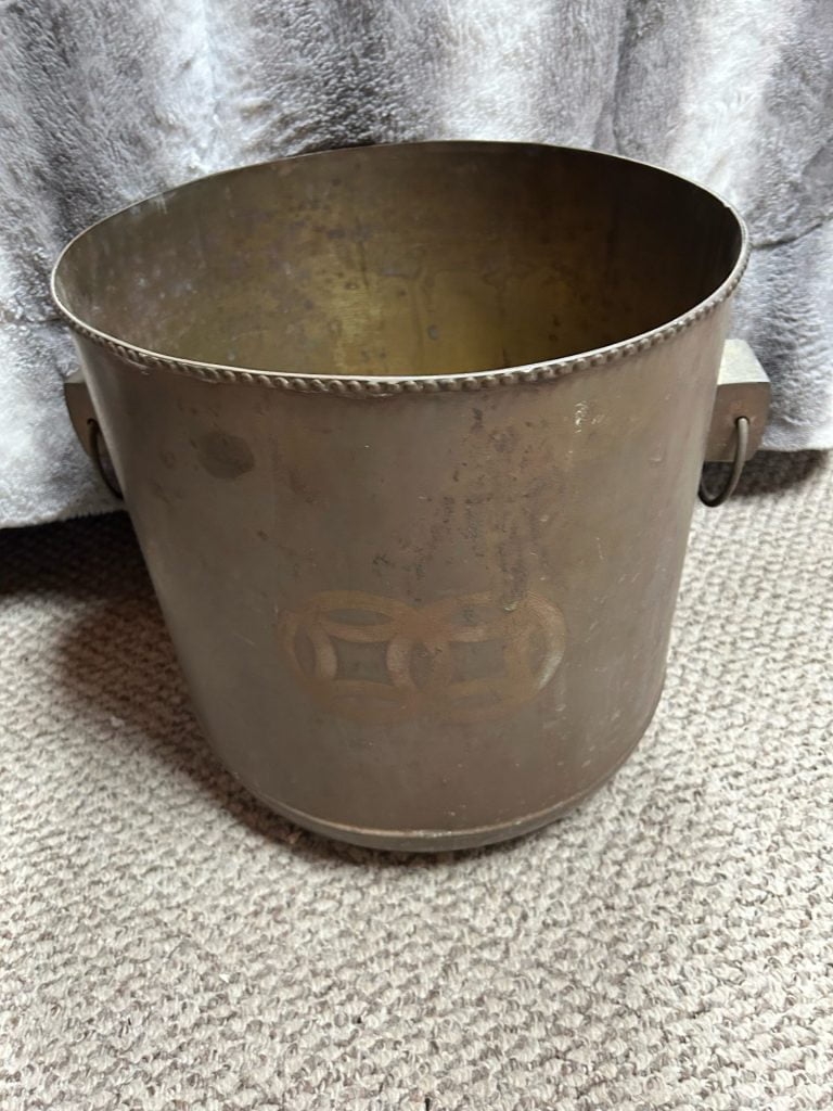 Rustic bronze bucket | Used Wedding Decor | Wedding Recycle